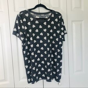Torrid burnout heart tee NWOT
